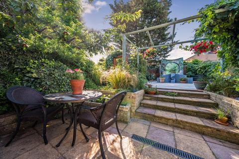 57 Iris Crescent, Bexleyheath, DA7 5QB