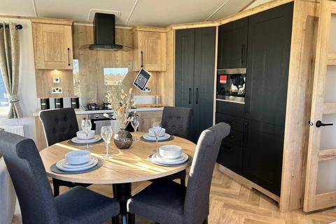 2 bedroom lodge for sale, Bacton Norwich