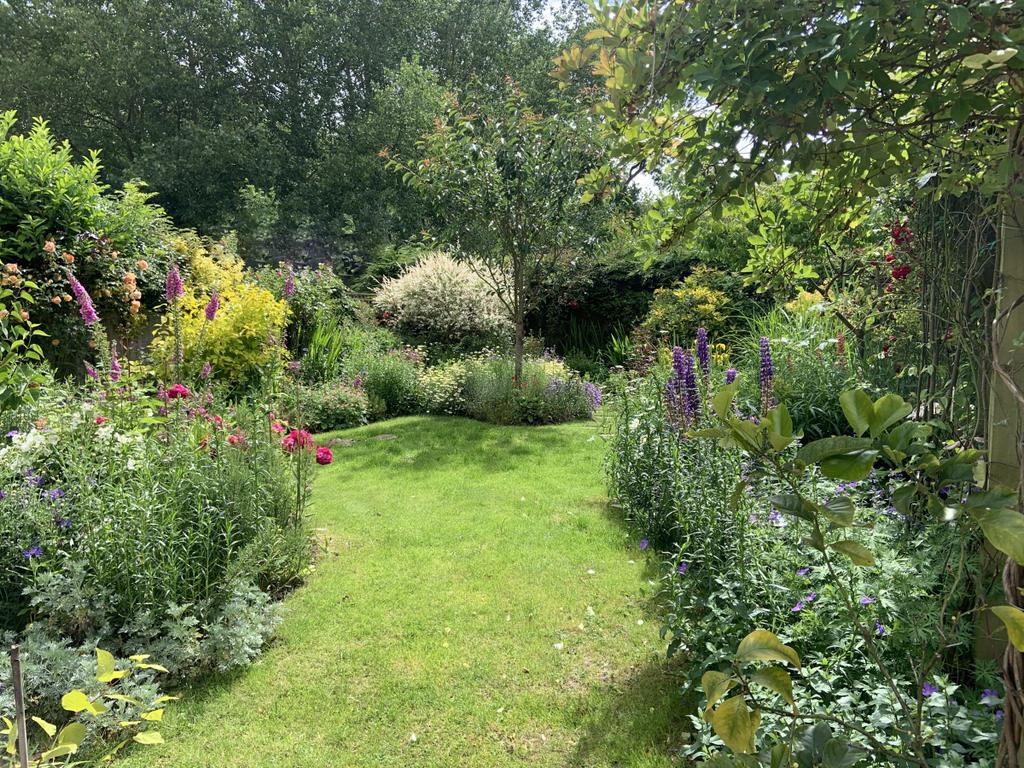 3 bedroom detached bungalow