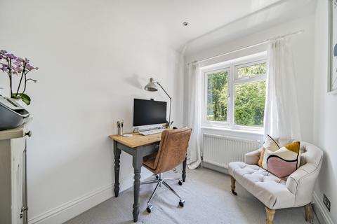 13 Downsview Close, Downside, Cobham, KT11 3NS