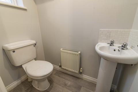 2 bedroom house to rent, Edmonstone Crescent, Nottingham,