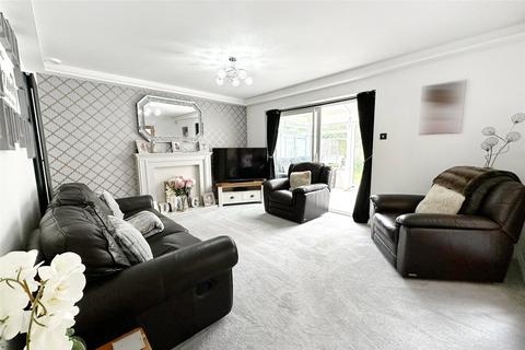 4 bedroom detached house for sale, Barwick Close, Rustington, West Sussex