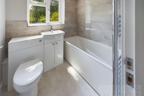 98a Three Bridges Road, Crawley, RH10 1JL
