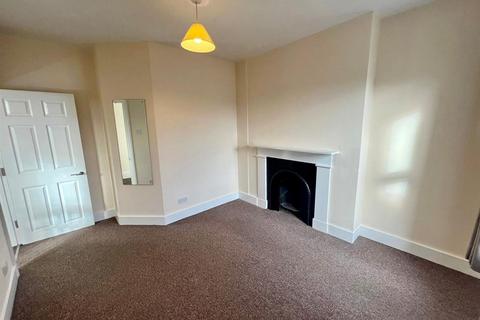 2 bedroom flat to rent, Dover Road, Folkestone, CT20
