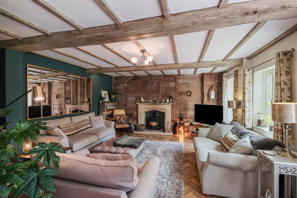 Walnut Lane, Finstall, Bromsgrove... 3 bed detached house for sale £