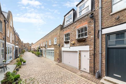 3 bedroom terraced house to rent, Junction Mews, London, W2