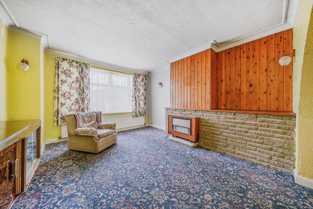 Hillbury Road, Warlingham CR6 3 bed semidetached house for sale £450,000