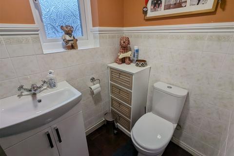 1, Llys Y Nant Kings Road, Llandybie, Ammanford, SA18 2TL