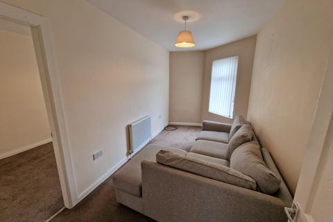 1 bedroom flat to rent, Askern Road, Doncaster DN6
