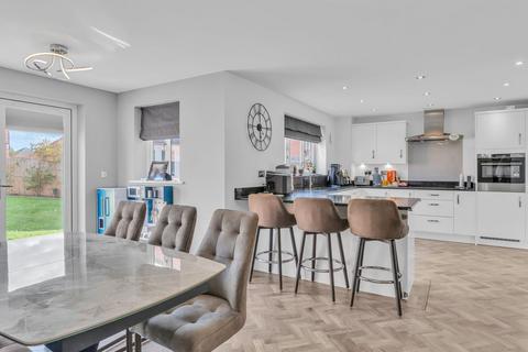 19 Meadow Crescent, Tidbury Green, Solihull, B90 1UY