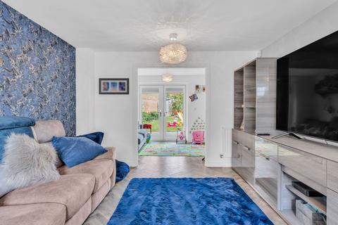 19 Meadow Crescent, Tidbury Green, Solihull, B90 1UY