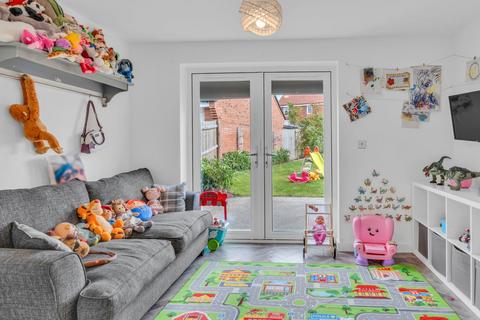 19 Meadow Crescent, Tidbury Green, Solihull, B90 1UY
