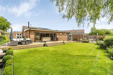 4 bedroom bungalow for sale, Cedar Crescent, Thame, Oxfordshire, OX9