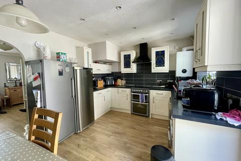 8 Fairfields, Looe, PL13 1HD