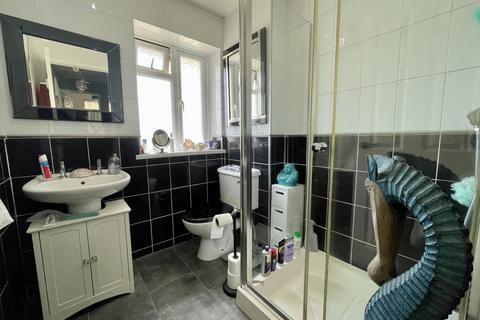 8 Fairfields, Looe, PL13 1HD