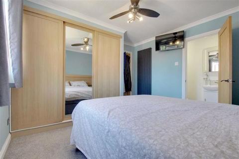 4 bedroom semi-detached house for sale, 3 Anson Close, Bovingdon, Hemel Hempstead, Hertfordshire, HP3 0RZ