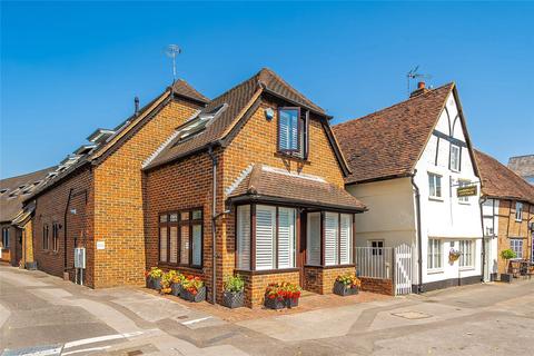 2 bedroom flat for sale, Newark House, High Street, Ripley, Surrey, GU23