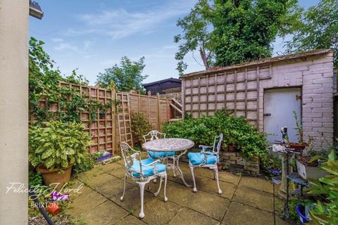 2 bedroom terraced house for sale, Wellfield Road, London, SW16