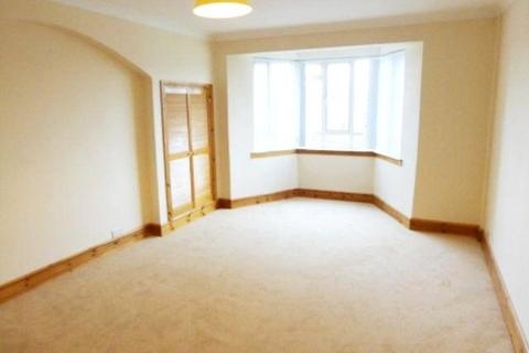 2 bedroom flat to rent, Kelvin Court, Glasgow, G12