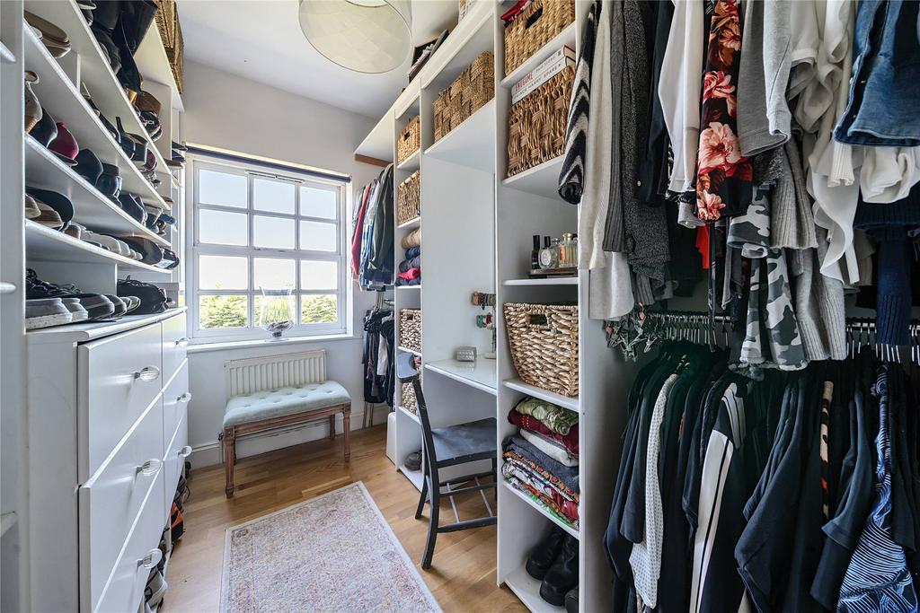 Bedroom/Dressing Rm