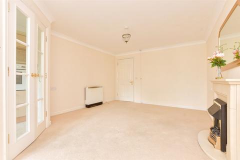 1 bedroom flat for sale, London Road, Redhill, Surrey