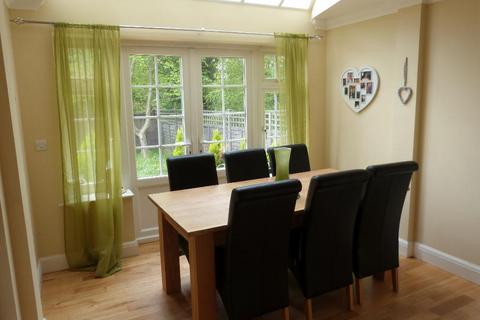 4 bedroom end of terrace house to rent - Purley Downs Road, South Croydon, Surrey, CR2 0RB