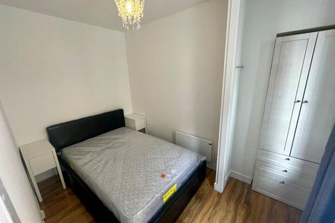 2 bedroom flat to rent, Seagate, Dundee,