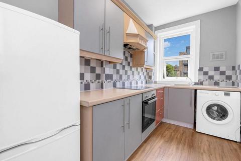 3 bedroom flat to rent, Mount Lodge Place, Portobello, Edinburgh, EH15