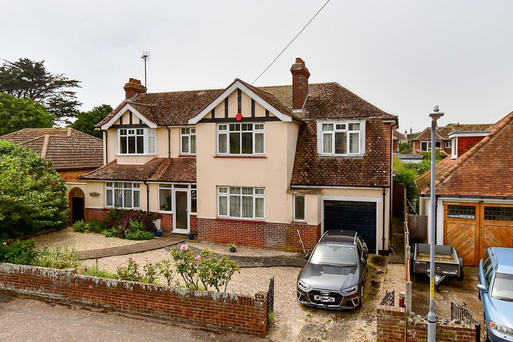 Kings Avenue, Birchington, Kent 5 bed detached house for sale - £725,000