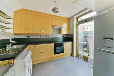 3 bedroom end of terrace house for sale, Edison Court, North Greenwich, London, SE10