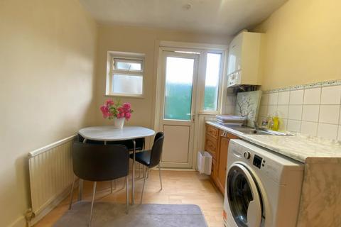 2 bedroom maisonette to rent, Lorne Road, Harrow HA3