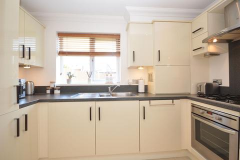 2 bedroom ground floor flat for sale, Redwing Close, Folkestone CT18