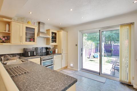 17 Chapel Wood, New Ash Green, Longfield, DA3 8RA