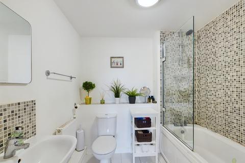 21 Silver Train Gardens, Dartford, DA1 5QD