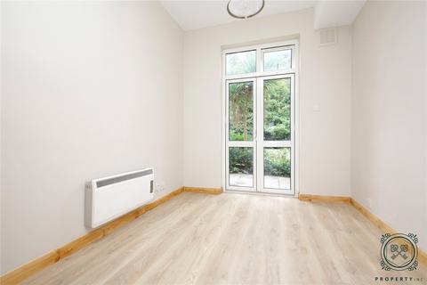 Studio to rent, Lansdowne Rd, Tottenham, London, N17