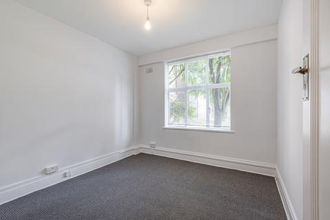 2 bedroom flat to rent, Beverley Court, London W4