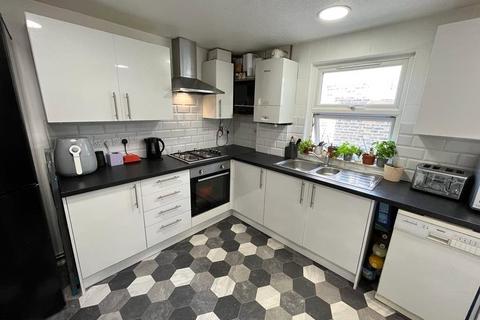 2 bedroom flat for sale, Glenwood Road, Catford, London, SE6