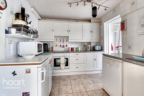 4 Lawrence Way, Cambridge, CB4 2PR