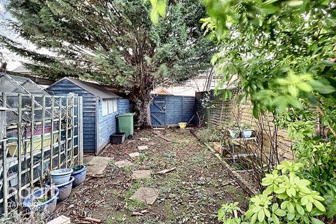 4 Lawrence Way, Cambridge, CB4 2PR
