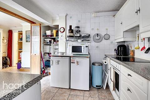 4 Lawrence Way, Cambridge, CB4 2PR