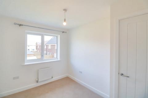 4 bedroom semi-detached house to rent, Newcastle Upon Tyne NE13