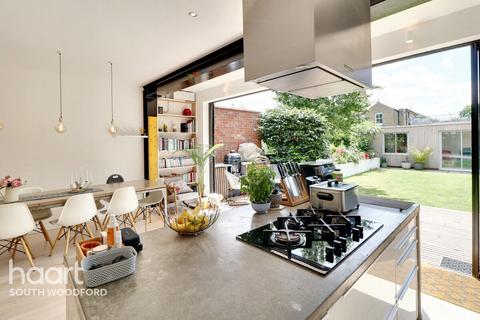45 Elmhurst Drive, London, E18 1BP
