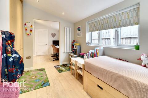 45 Elmhurst Drive, London, E18 1BP