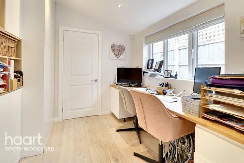 45 Elmhurst Drive, London, E18 1BP