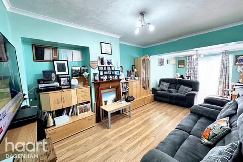 3 bedroom end of terrace house for sale, Ford Road, Dagenham