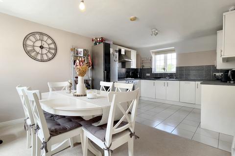 2 bedroom coach house for sale, Lawnhurst Way, Birstall, LE4