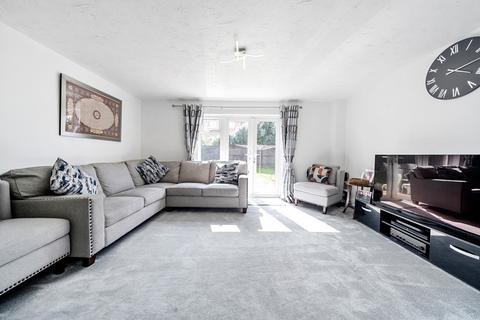 71 Waterloo Road, Uxbridge, UB8 2RS
