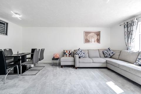 71 Waterloo Road, Uxbridge, UB8 2RS