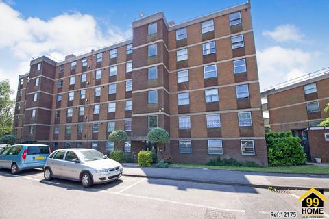 3 bedroom apartment to rent, Woolmead Avenue, London, barnet, NW9