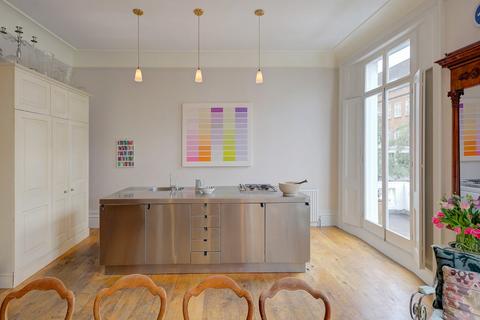 2b Argyll Road, London, W8 7DB